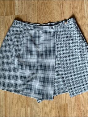 90s Jonathan Martin Black and Gray Plaid Skort